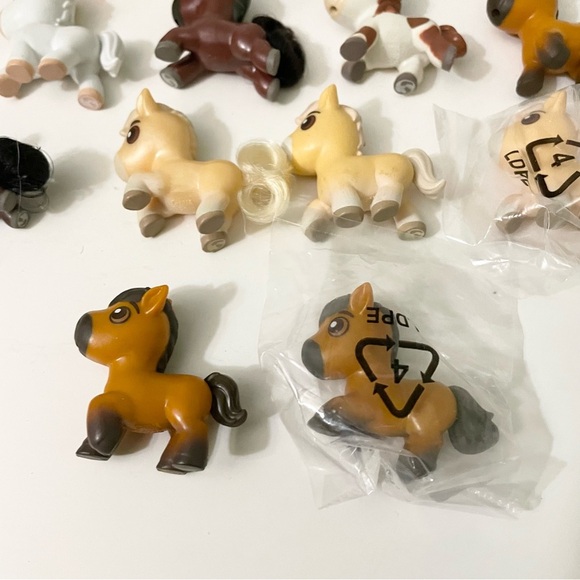 Lot of 22 Spirit Untamed Dreamworks Mini Horses - Picture 8 of 14